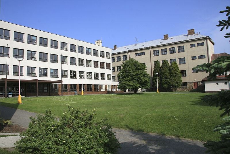 Základní a mateřská škola Drhnolec - Výběrové řízení na pozici asistent/ka pedagoga